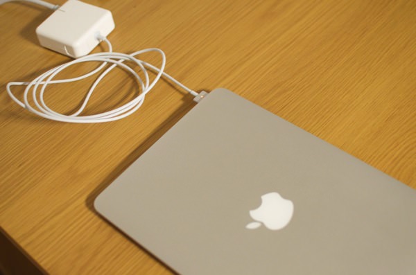 純正の半額以下で買えるMacBookAir用 Magsafe2互換ACアダプタ