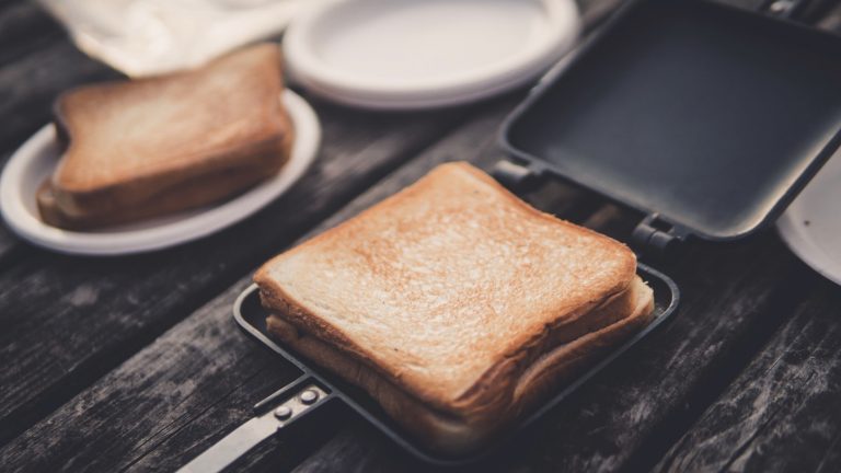 イワタニ カセットフーボーで屋外ホットサンドを楽しんできました！